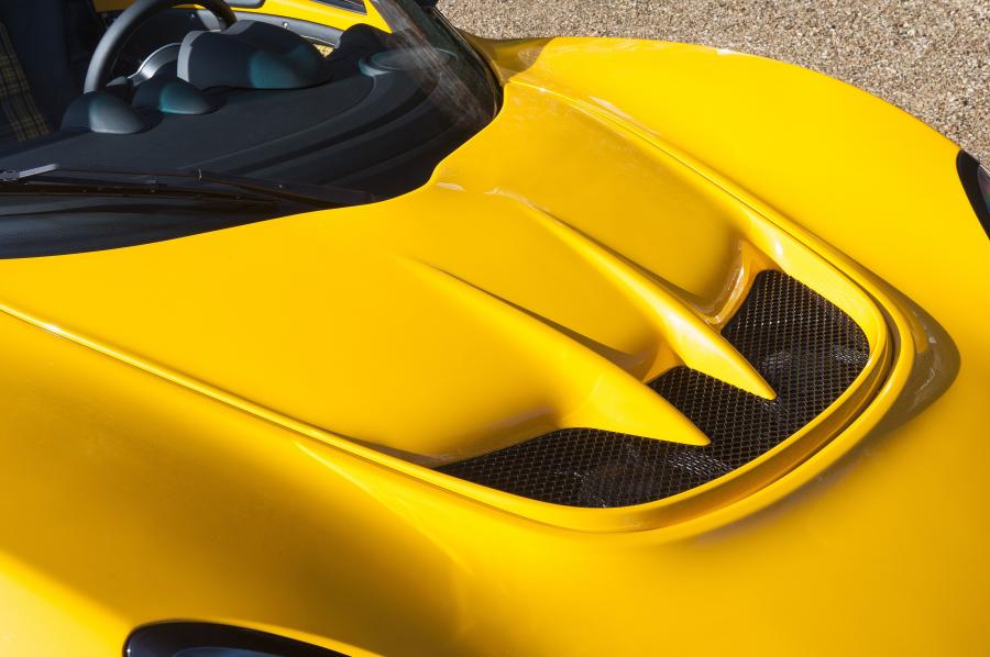 Детали экстерьера Lotus Exige Sport 350 Roadster 2016 года  (фото 1 из 13)
